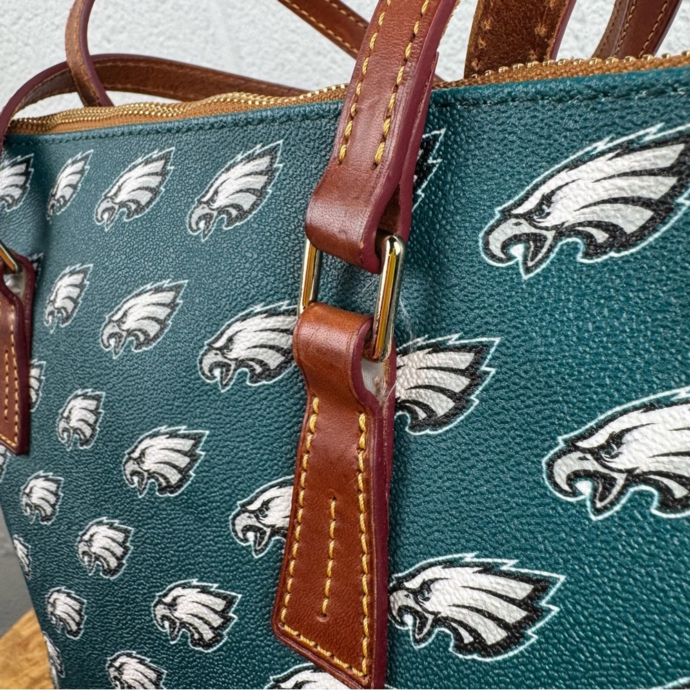 Dooney & Bourke NFL Philadelphia Eagles Large Zip Tote Bag Green Logo Print - Picture 6 of 13